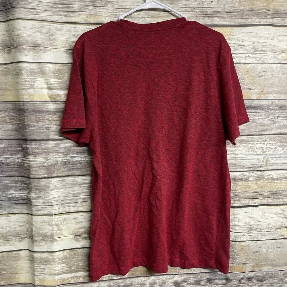 G by Guess‎ Brand Men's XXL Short Sleeve T-shirt V-neck Red Classic - Picture 2 of 6